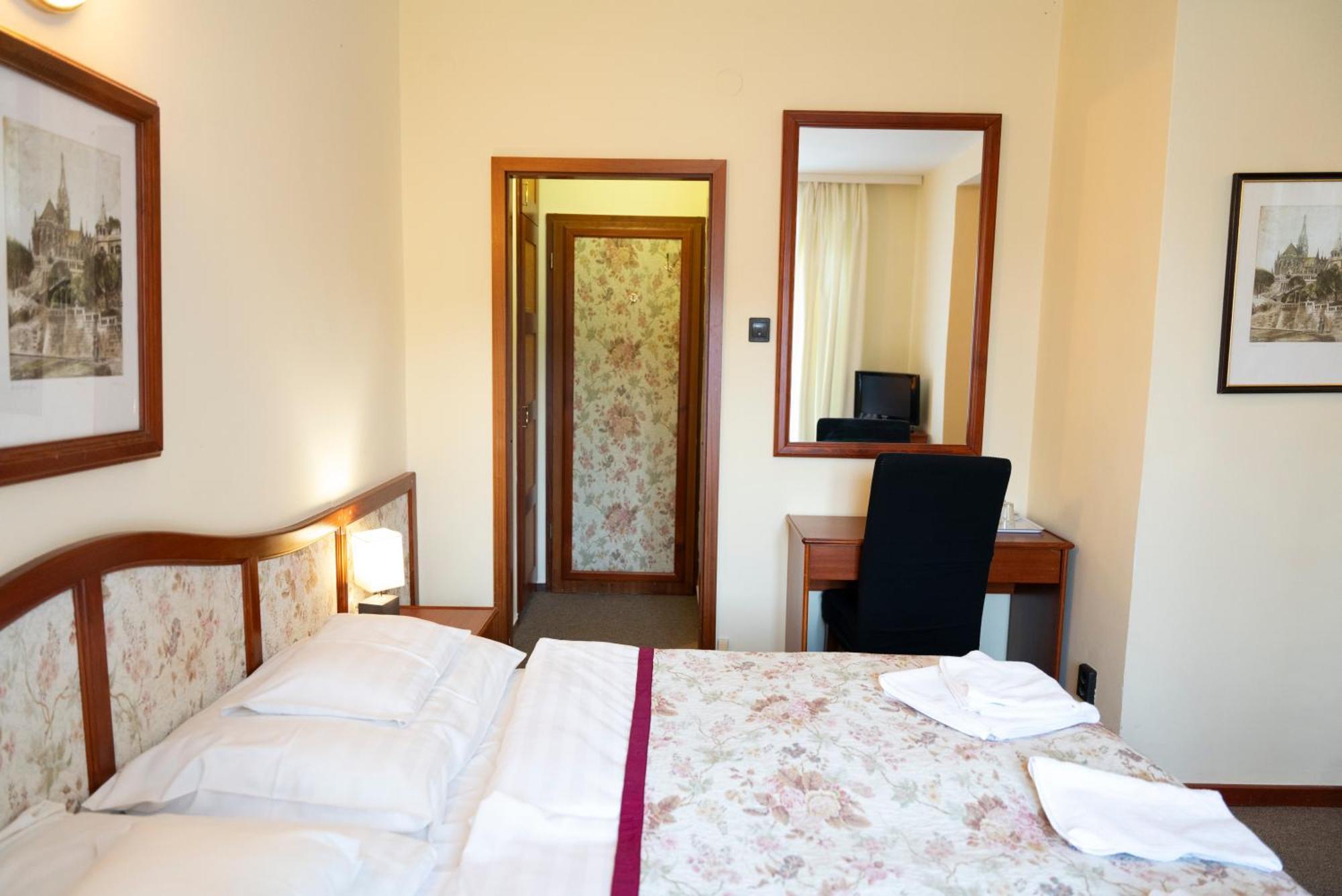 Отель Bobbio 3*